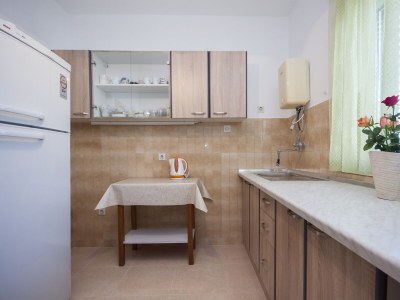 Apartment Comfortable and spacious apartment with terrace and sea view Brodarica, Šibenik A-5736-a - Outdoor photo 17