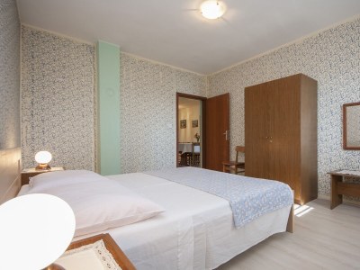 Apartment Comfortable and spacious apartment with terrace and sea view Brodarica, Šibenik A-5736-a - Outdoor photo 26