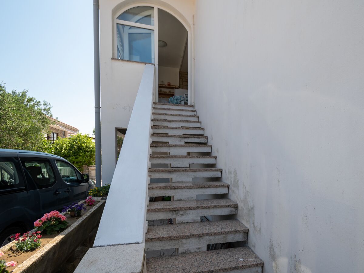 Apartment Two bedroom apartment with terrace Povljana, Pag A-21318-a - Outdoor photo 2