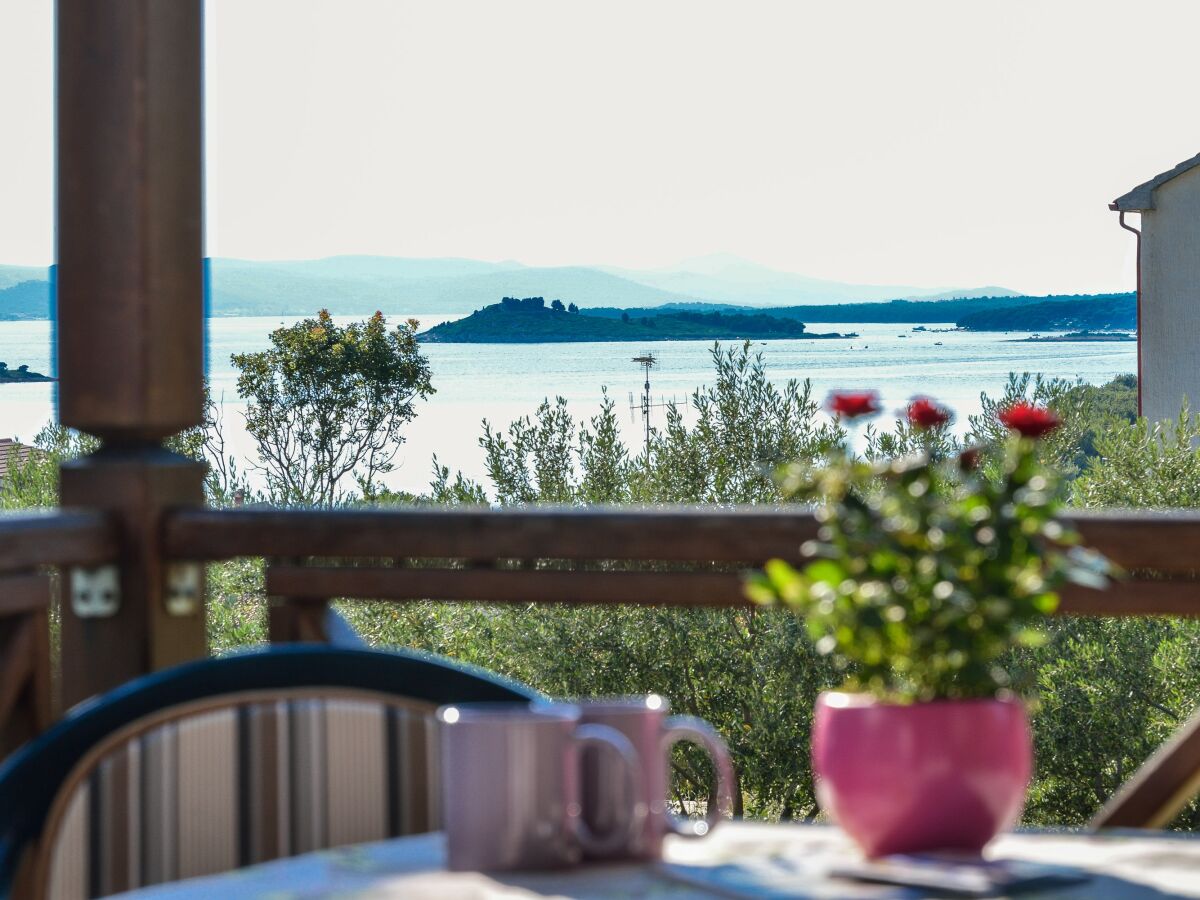 Apartment Two bedroom apartment with terrace and sea view Drage, Biograd A-5904-e