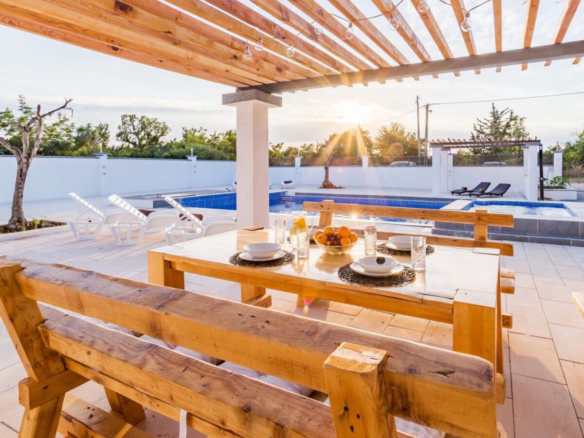 Holiday house Comfortable and spacious house with terrace Zadar K-21414