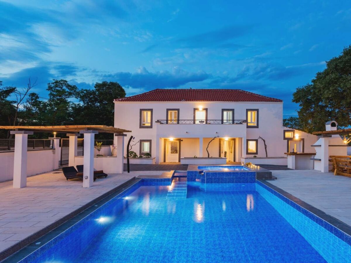 Holiday house Comfortable and spacious house with terrace Zadar K-21414 - Outdoor photo 2