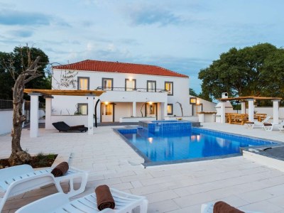 Holiday house Comfortable and spacious house with terrace Zadar K-21414 - Outdoor photo 5