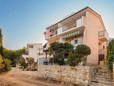 Apartment Two bedroom apartment near beach Basina, Hvar A-11817-a - Outdoor photo 5