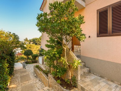 Apartment Two bedroom apartment near beach Basina, Hvar A-11817-a - Outdoor photo 10