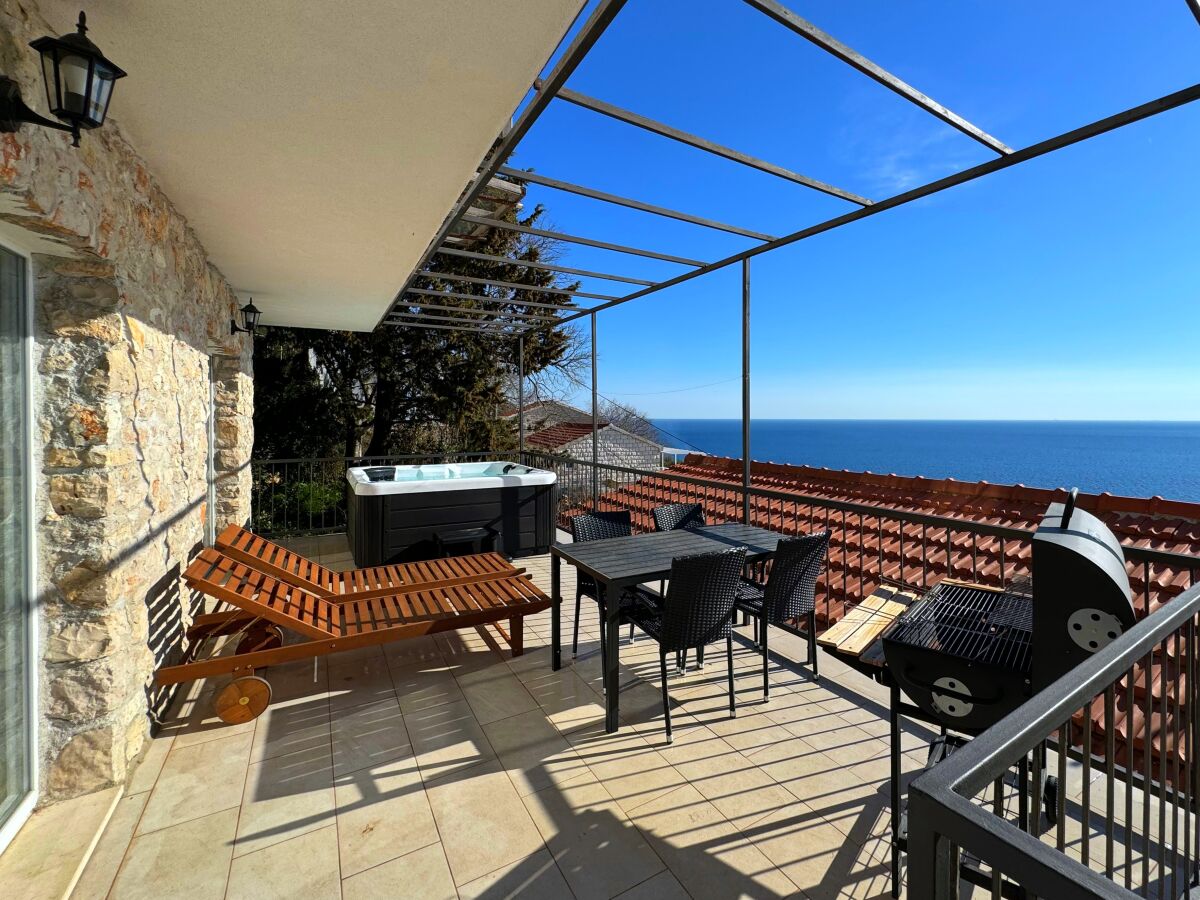 Apartment One bedroom apartment with terrace and sea view Borje, Pelješac A-21496-a