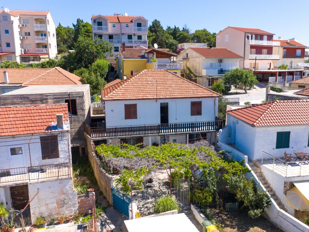 Apartment Three bedroom apartment with balcony Tisno, Murter A-21405-a - Outdoor photo 3