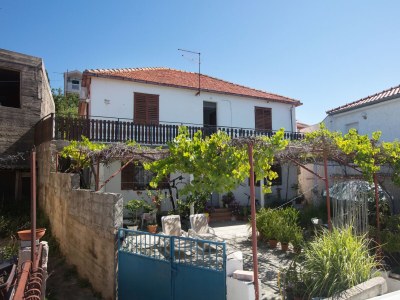 Apartment Three bedroom apartment with balcony Tisno, Murter A-21405-a - Outdoor photo 4