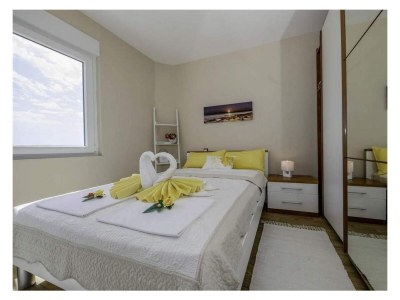 Apartment One bedroom apartment with terrace and sea view Banjol, Rab A-22226-a - Outdoor photo 21