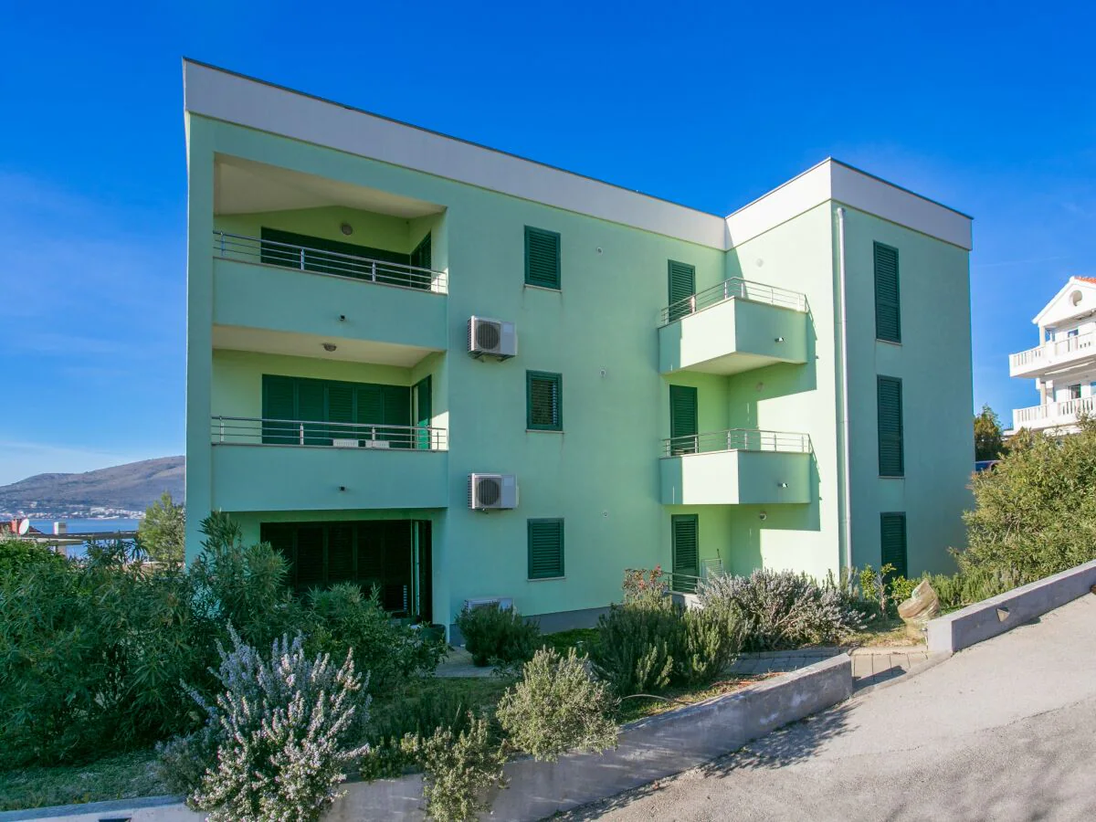 Apartment Two bedroom apartment with balcony and sea view Okrug Gornji, Čiovo A-22182-a - Outdoor photo 2