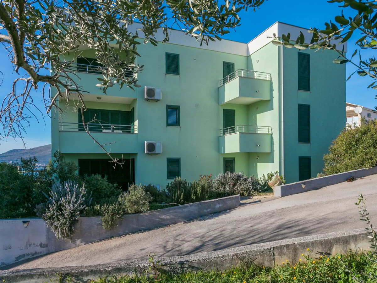 Apartment Two bedroom apartment with balcony and sea view Okrug Gornji, Čiovo A-22182-a - Outdoor photo 4