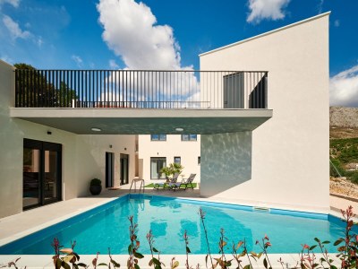 Villa Comfortable and spacious house with terrace and sea view Mali Rat, Omiš K-21548 in Dugi Rat - Villa