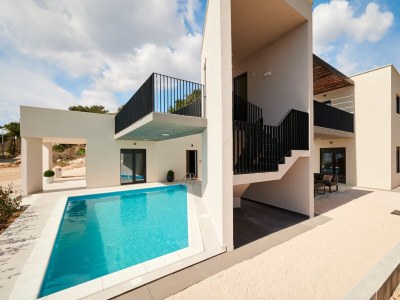 Villa Comfortable and spacious house with terrace and sea view Mali Rat, Omiš K-21548 - Outdoor photo 2