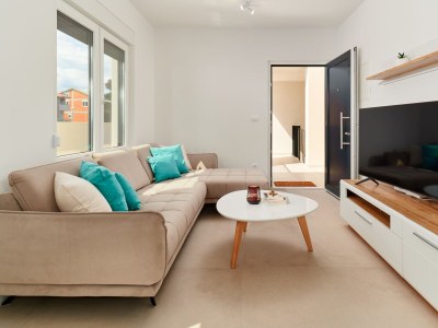 Villa Comfortable and spacious house with terrace and sea view Mali Rat, Omiš K-21548 - Outdoor photo 15