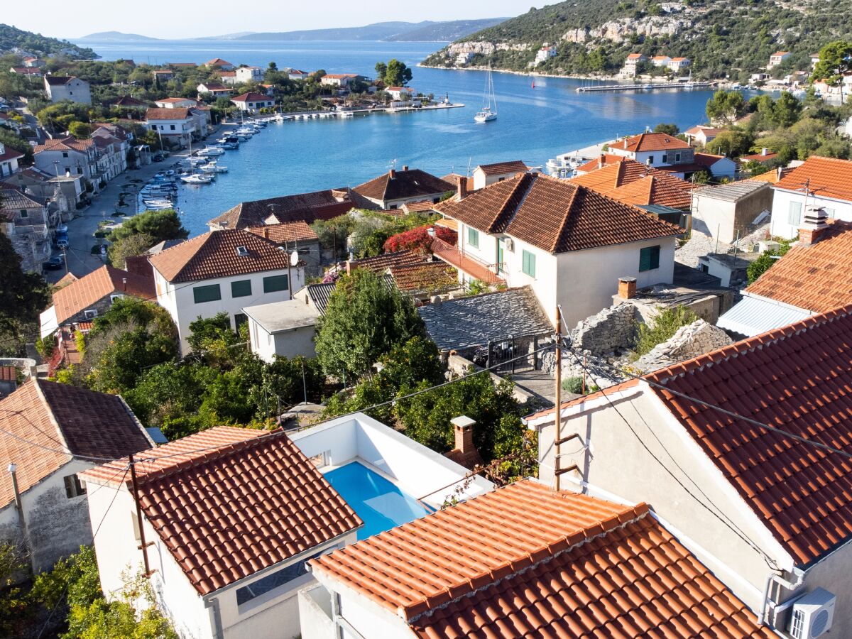 Holiday house Three bedroom house with terrace and sea view Drvenik Veliki, Drvenik K-22085 - Outdoor photo 2