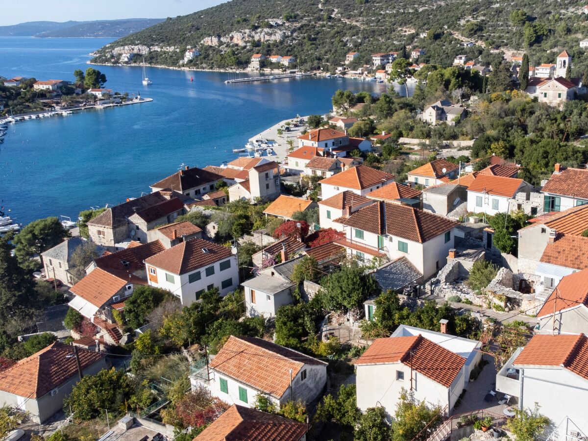 Holiday house Three bedroom house with terrace and sea view Drvenik Veliki, Drvenik K-22085 - Outdoor photo 4