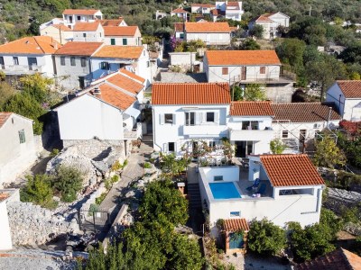 Holiday house Three bedroom house with terrace and sea view Drvenik Veliki, Drvenik K-22085 - Outdoor photo 3