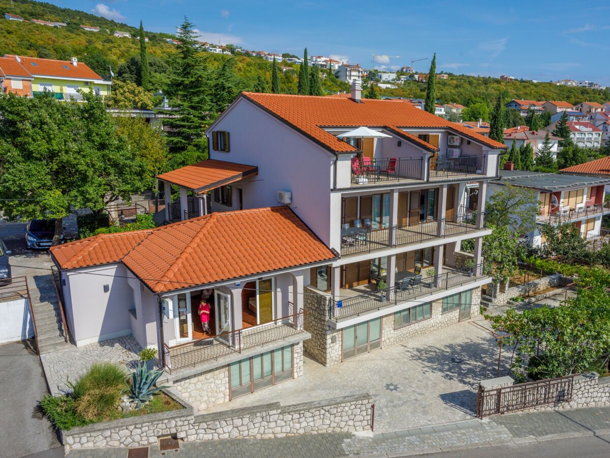 Apartment Three bedroom apartment with terrace and sea view Crikvenica A-22295-a