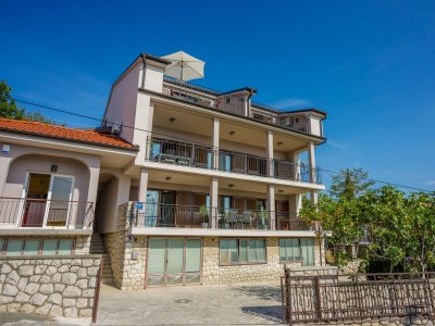 Apartment Three bedroom apartment with terrace and sea view Crikvenica A-22295-a - Outdoor photo 5