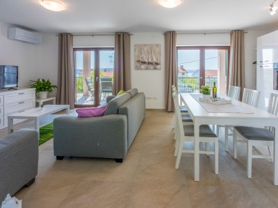 Apartment Three bedroom apartment with terrace and sea view Crikvenica A-22295-a - Outdoor photo 15