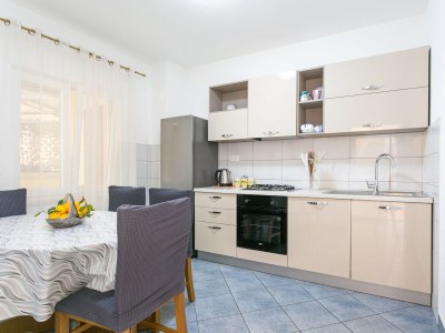 Apartment Two bedroom apartment with terrace Split A-22101-a - Outdoor photo 17