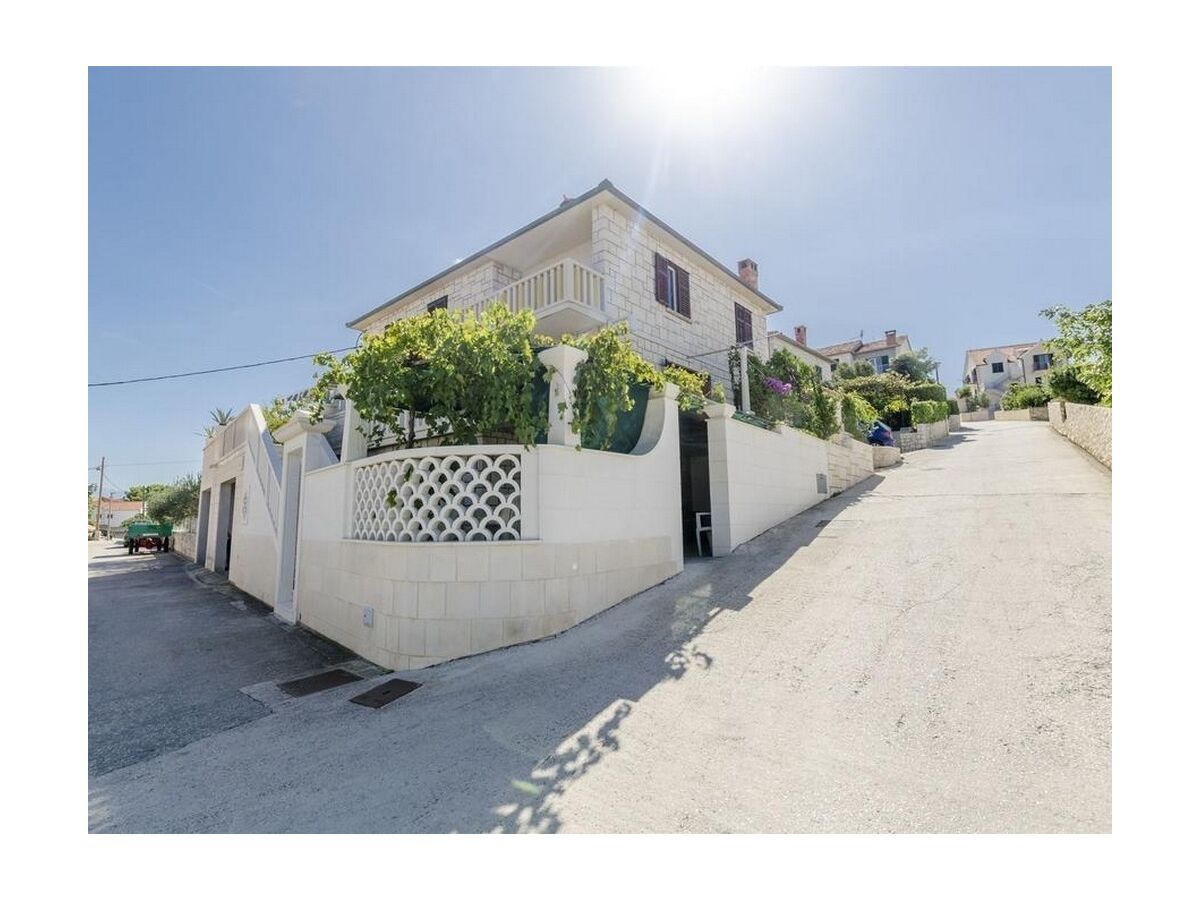 Apartment One bedroom apartment with terrace and sea view Postira, Brač A-22356-a - Outdoor photo 2