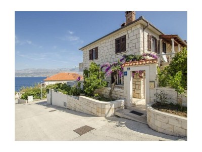 Apartment One bedroom apartment with terrace and sea view Postira, Brač A-22356-a in Postira - Apartment