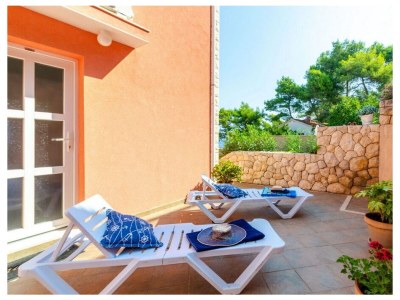 Apartment Two bedroom apartment near beach Prigradica, Korčula A-22120-a - Outdoor photo 6