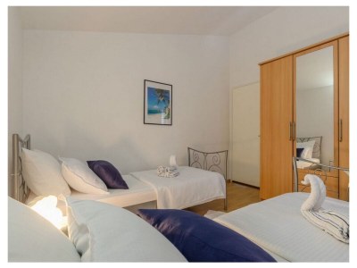 Apartment Two bedroom apartment near beach Prigradica, Korčula A-22120-a - Outdoor photo 24