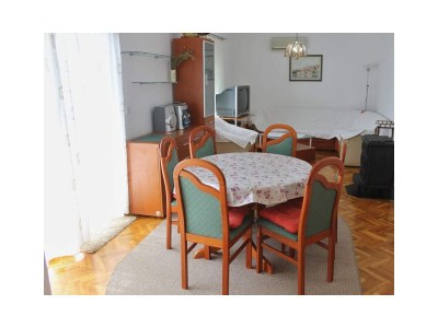 Apartment Two bedroom apartment with balcony Novi Vinodolski A-22393-a - Outdoor photo 7