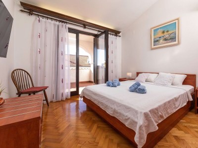 Apartment Three bedroom apartment with terrace and sea view Pinezići, Krk A-22403-a - Outdoor photo 18