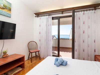 Apartment Three bedroom apartment with terrace and sea view Pinezići, Krk A-22403-a - Outdoor photo 19