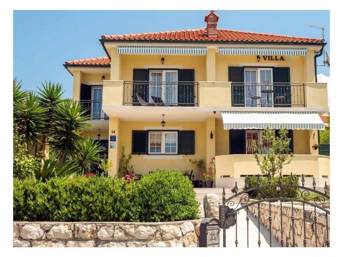 Holiday house Three bedroom house with terrace and sea view Barbat, Rab K-22420 - Outdoor photo 2