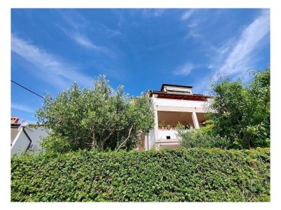 Apartment Two bedroom apartment with terrace and sea view Banjol, Rab A-22421-a - Outdoor photo 3