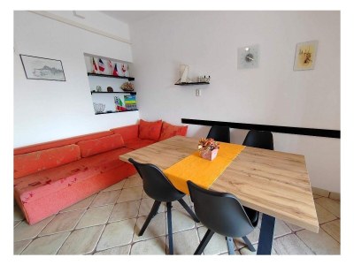 Apartment Two bedroom apartment with terrace and sea view Banjol, Rab A-22421-a - Outdoor photo 7