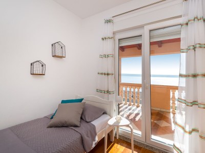 Apartment Three bedroom apartment near beach Maslenica, Novigrad A-21903-a - Outdoor photo 33