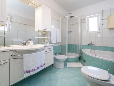 Apartment Three bedroom apartment near beach Maslenica, Novigrad A-21903-a - Outdoor photo 38