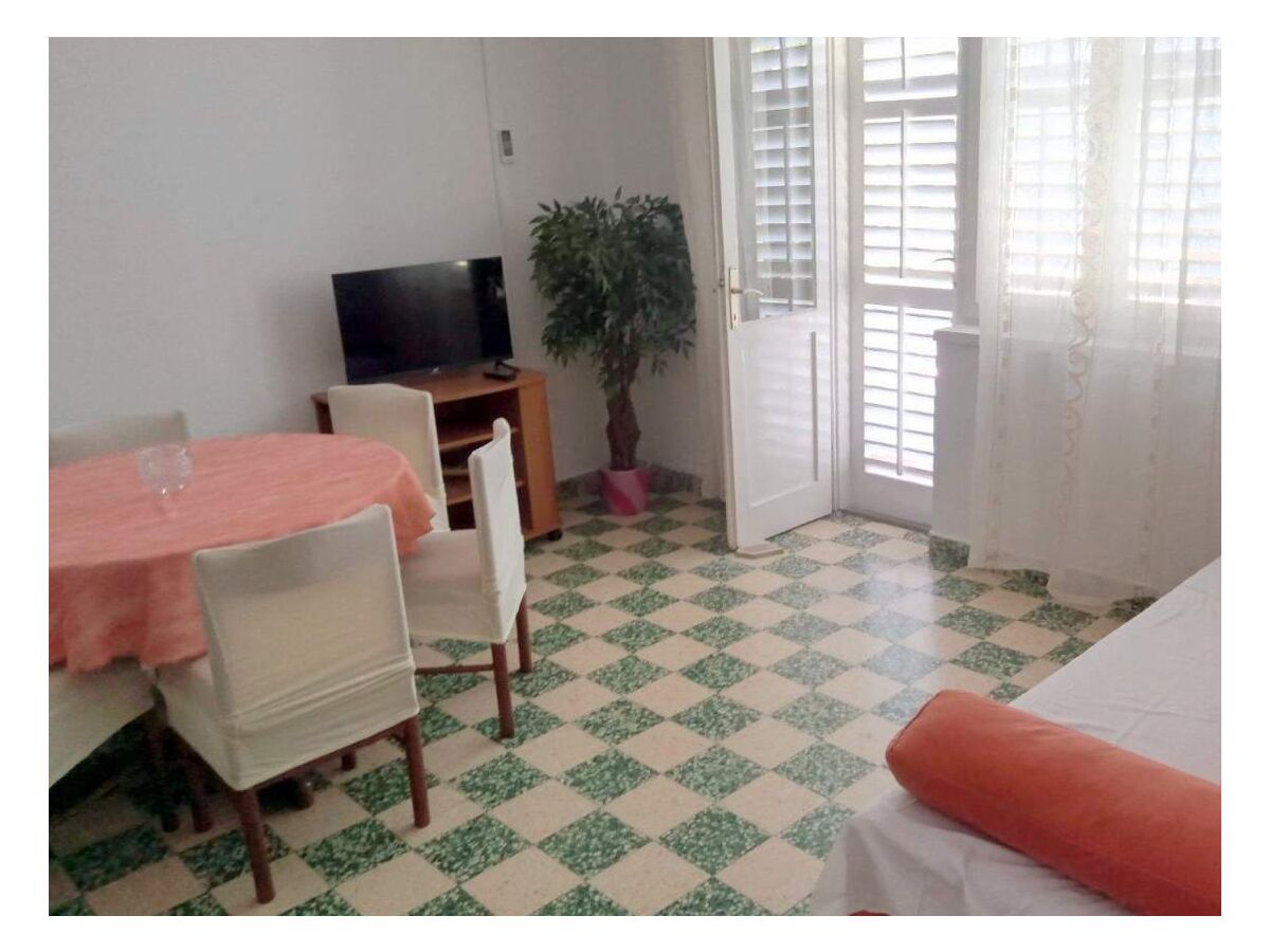 Apartment Two bedroom apartment with terrace Banjol, Rab A-22422-a - Outdoor photo 5