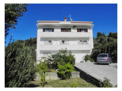 Apartment Two bedroom apartment with terrace Banjol, Rab A-22422-a - Outdoor photo 2