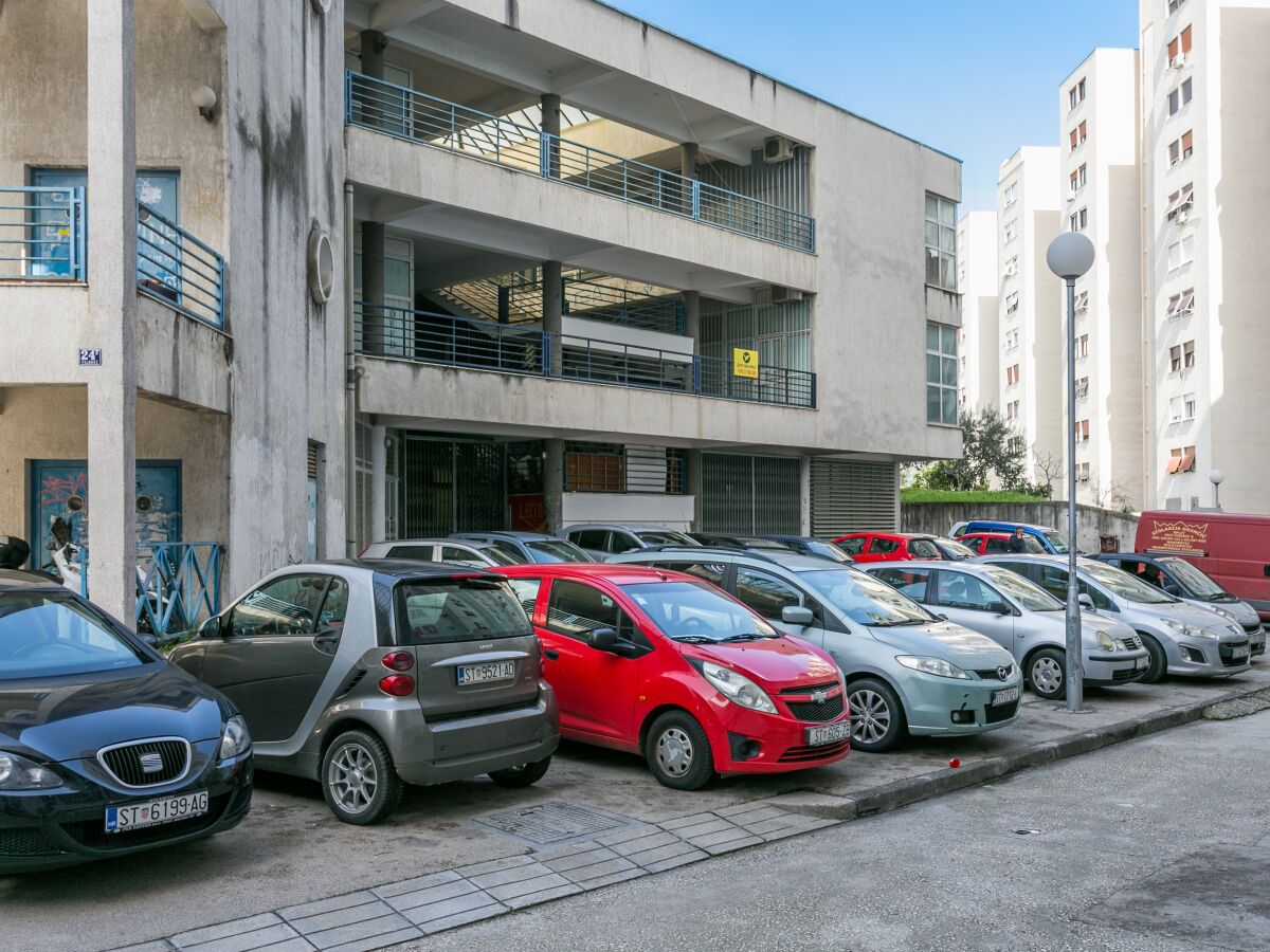 Apartment Two bedroom apartment with terrace Split A-22452-a - Outdoor photo 3