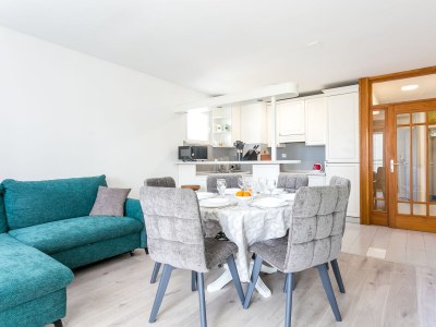 Apartment Two bedroom apartment with terrace Split A-22452-a - Outdoor photo 8