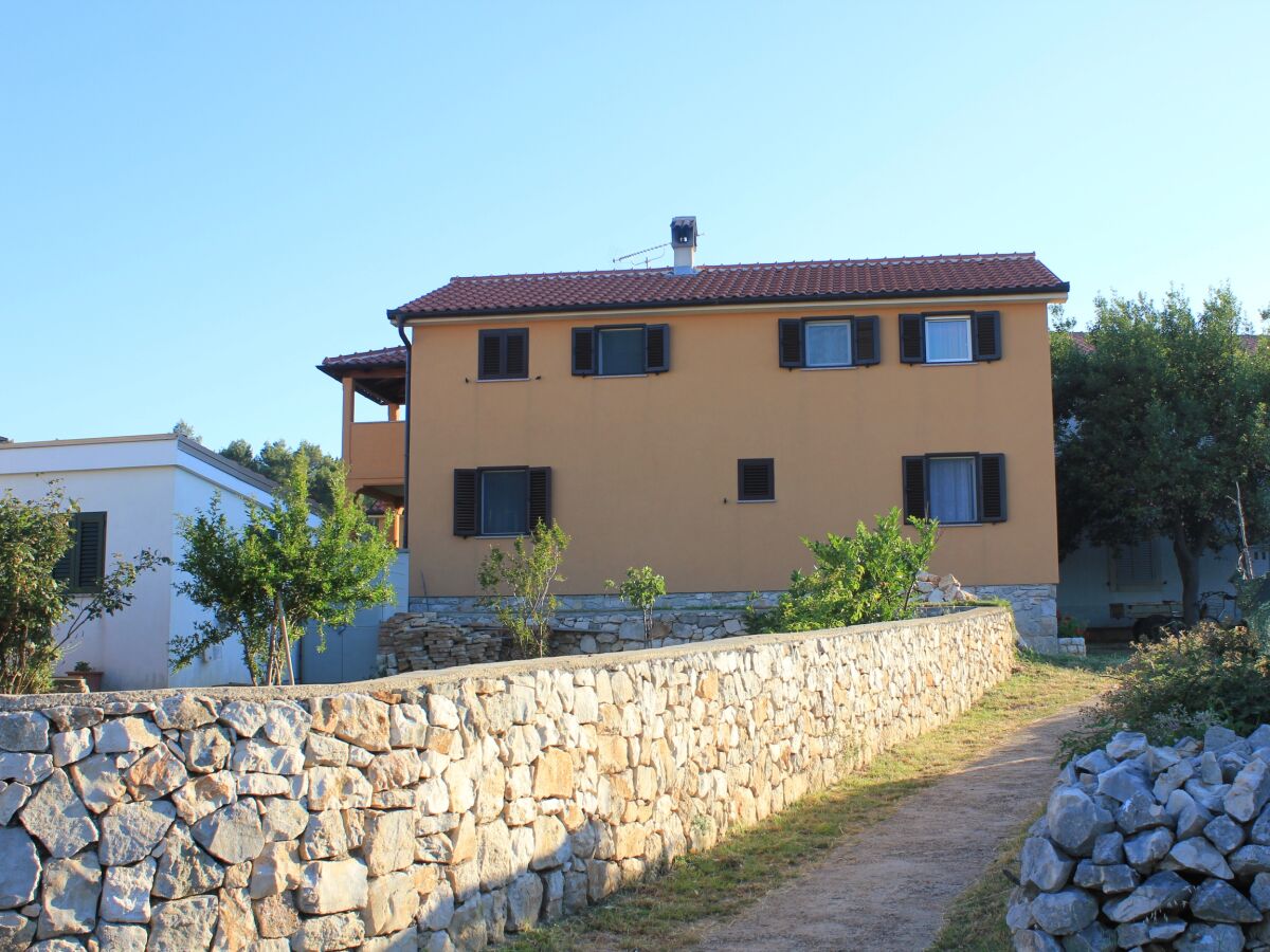 Apartment Two bedroom apartment with terrace Ilovik, Lošinj A-8078-a - Outdoor photo 2