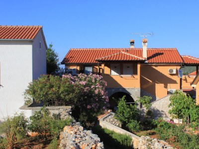 Apartment Two bedroom apartment with terrace Ilovik, Lošinj A-8078-a in Ilovik - Apartment