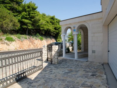 Holiday house Four-bedroom house near beach Zaostrog, Makarska K-15623 - Outdoor photo 7