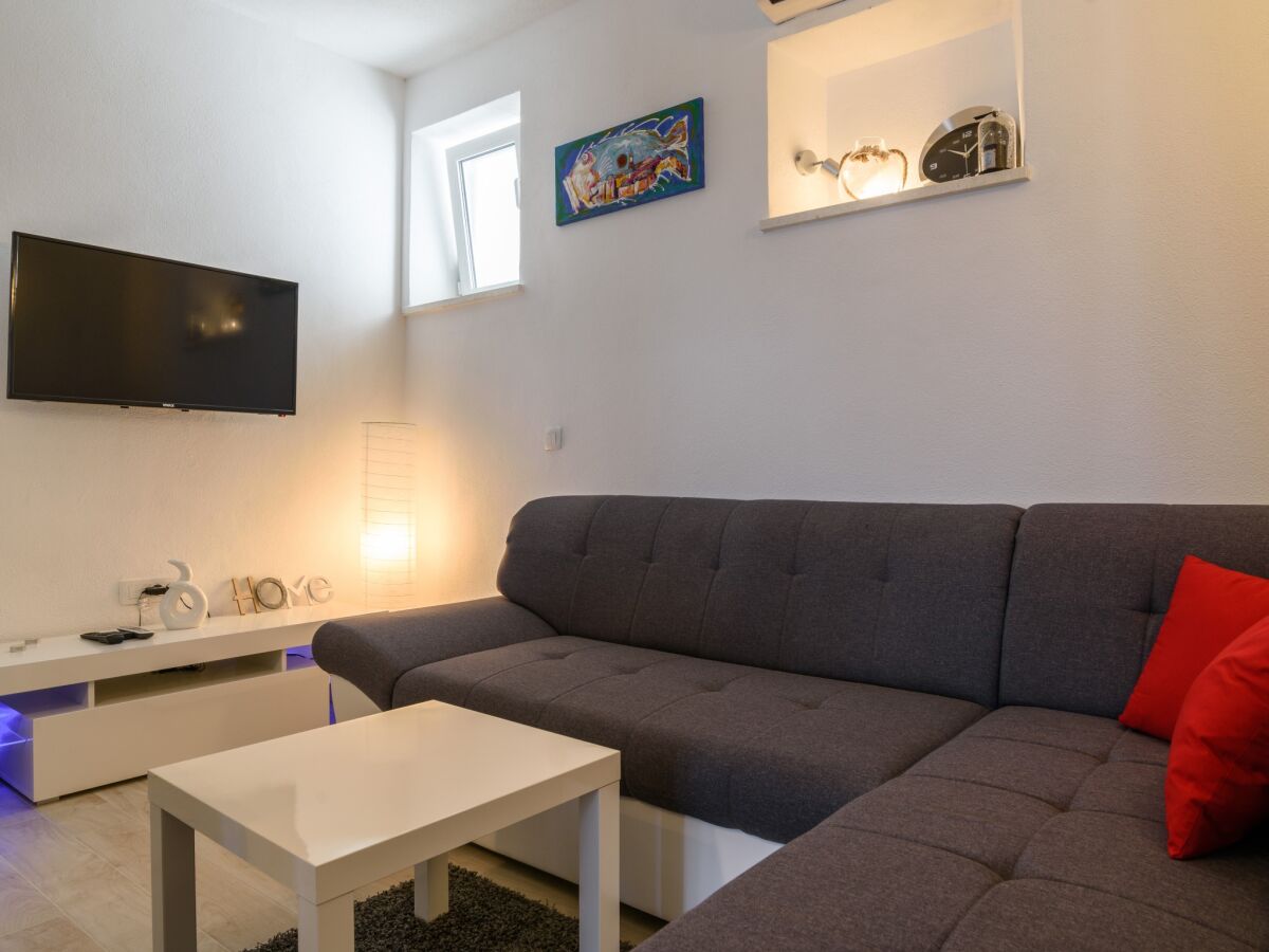 Apartment Two bedroom apartment near beach Arbanija, Čiovo A-16762-a - Outdoor photo 3