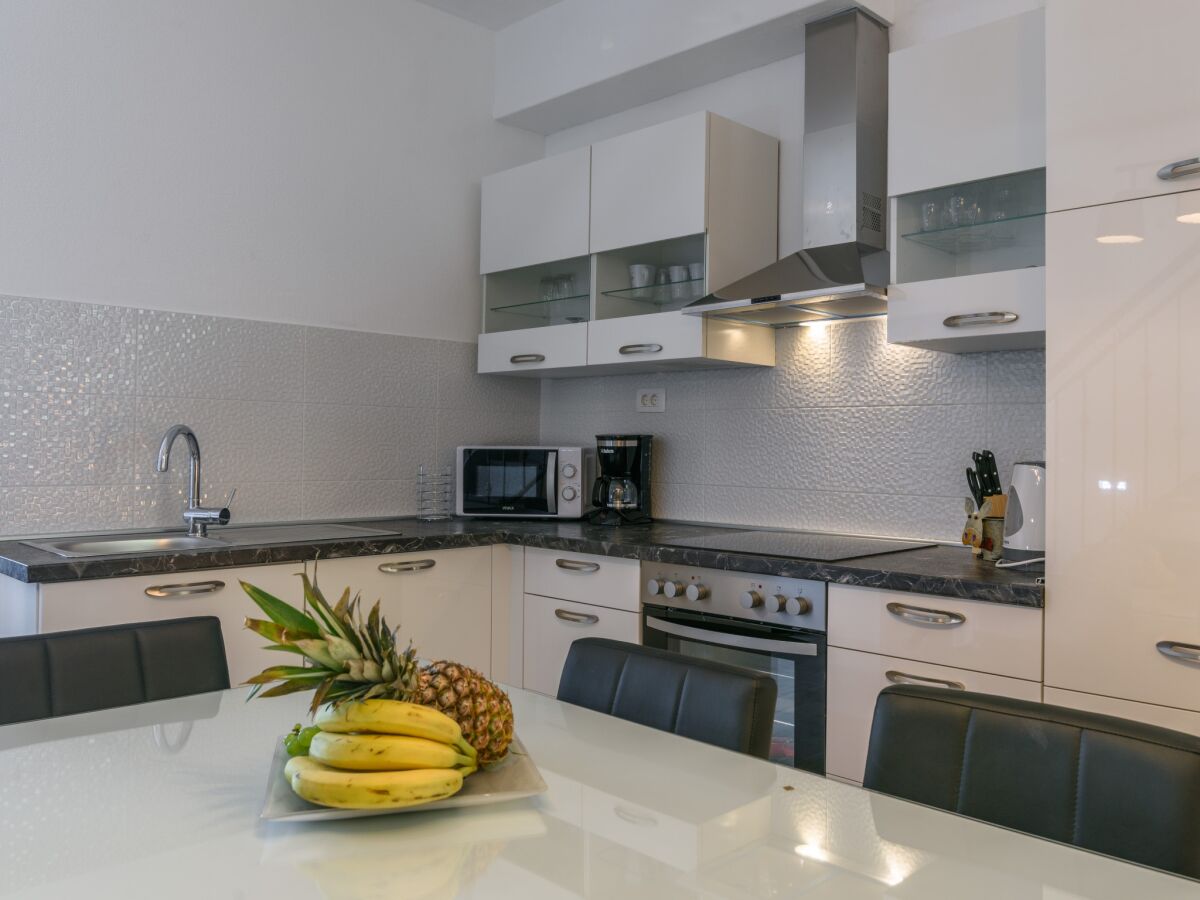 Apartment Two bedroom apartment near beach Arbanija, Čiovo A-16762-a - Outdoor photo 5