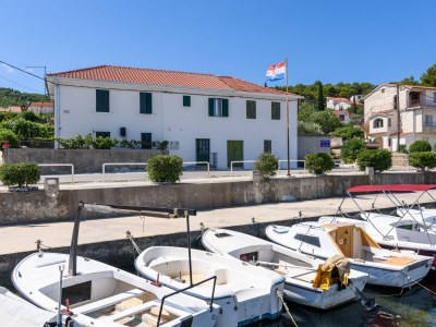 Apartment Two bedroom apartment near beach Arbanija, Čiovo A-16762-a - Outdoor photo 2