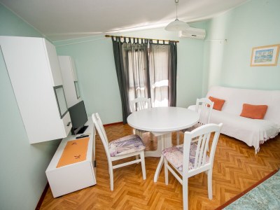 Apartment One bedroom apartment with balcony and sea view Grebaštica, Šibenik A-14317-a - Outdoor photo 16