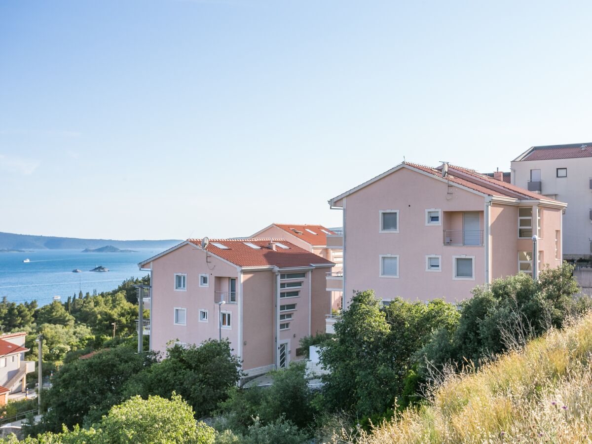 Apartment One bedroom apartment with terrace and sea view Seget Donji, Trogir A-21374-a - Outdoor photo 2