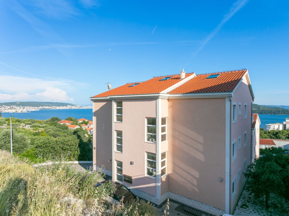 Apartment One bedroom apartment with terrace and sea view Seget Donji, Trogir A-21374-a - Outdoor photo 4